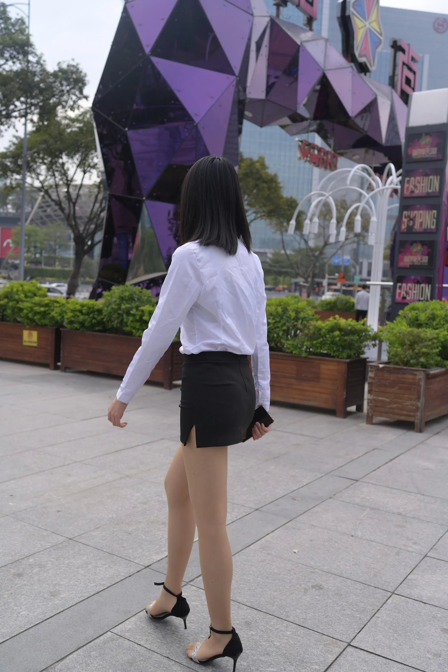 [魔镜街拍] NO.084 程生街拍-商城推销美女长腿肉丝制服 [456P]插图7